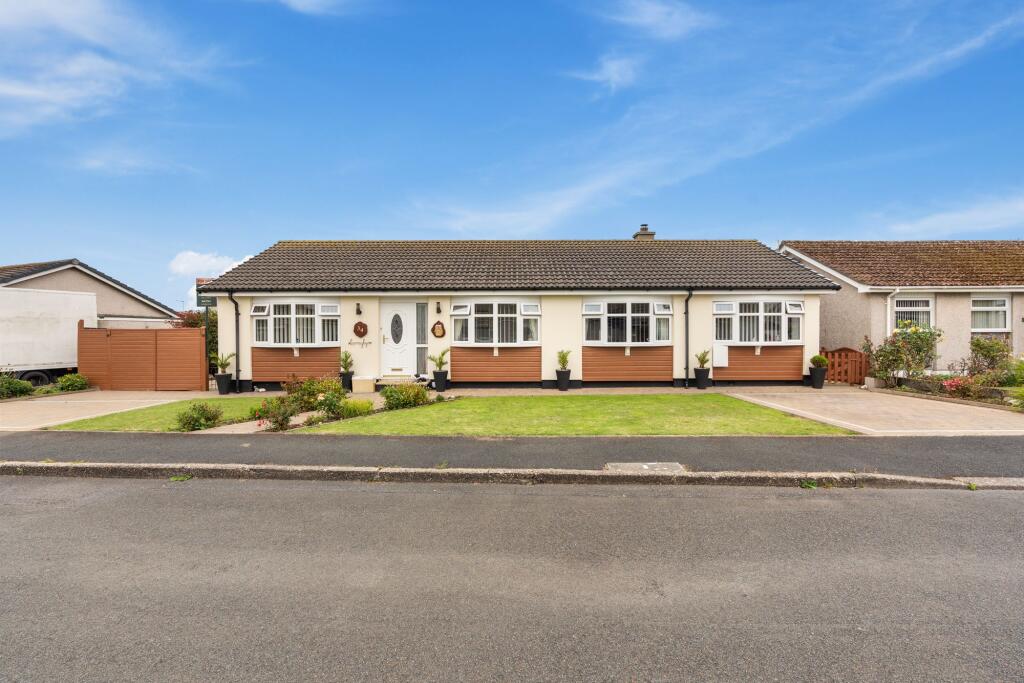 Main image of property: 34 Silverburn Drive Ballasalla IM9 2EF