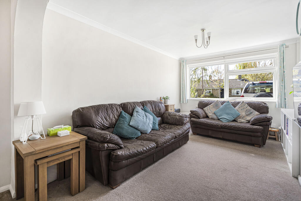 House in Welwyn Hatfield, Hertfordshire - View 3