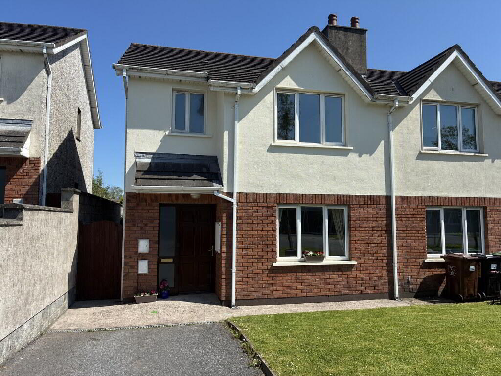 Main image of property: 96 Town Court, Dungarvan