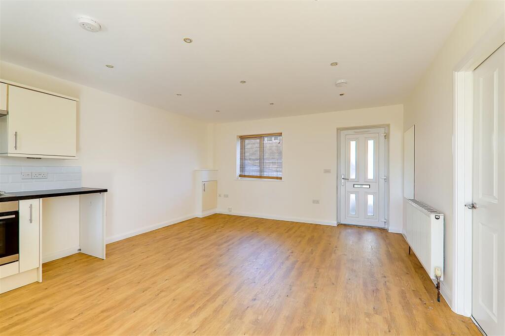 Penfold Road, Worthing, BN14 photo 5
