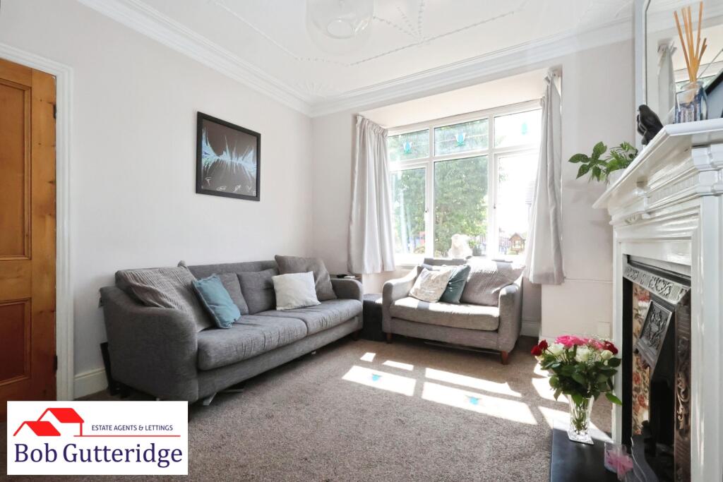 House in Newcastle-under-Lyme, Staffordshire - More