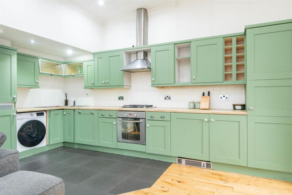 House in Preston - View 3