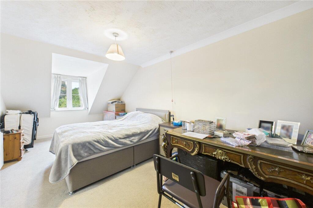 Apartment in Redhill - View 4