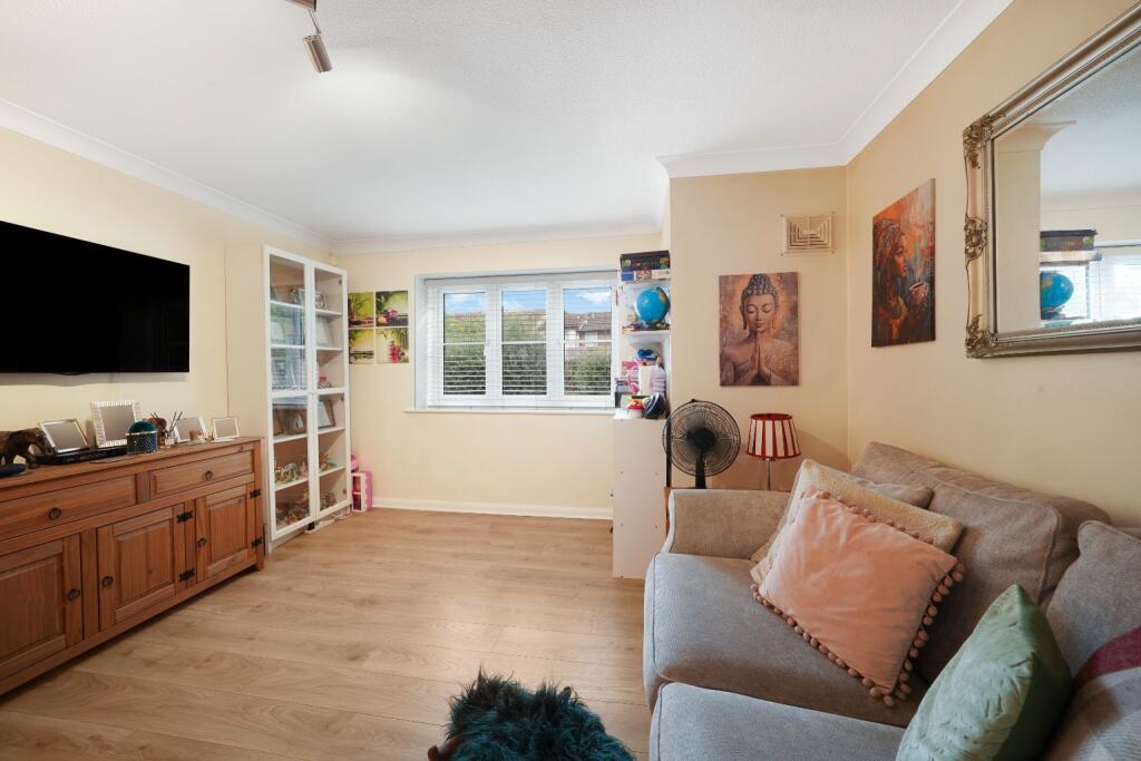 Apartment in Three Rivers, Moneyhill, Mill End - View 3