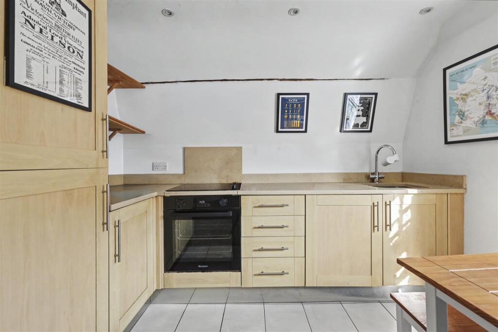 White Horse Apartments, Hill Street, Saffron Walden photo 3