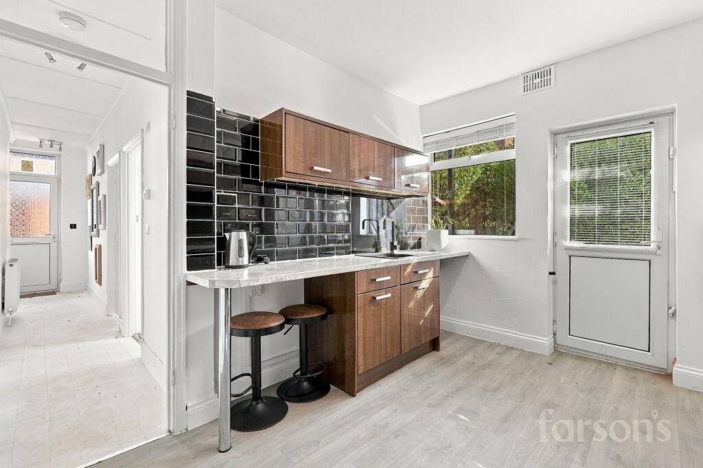 Kings Chase, Brentwood, CM14 photo 4
