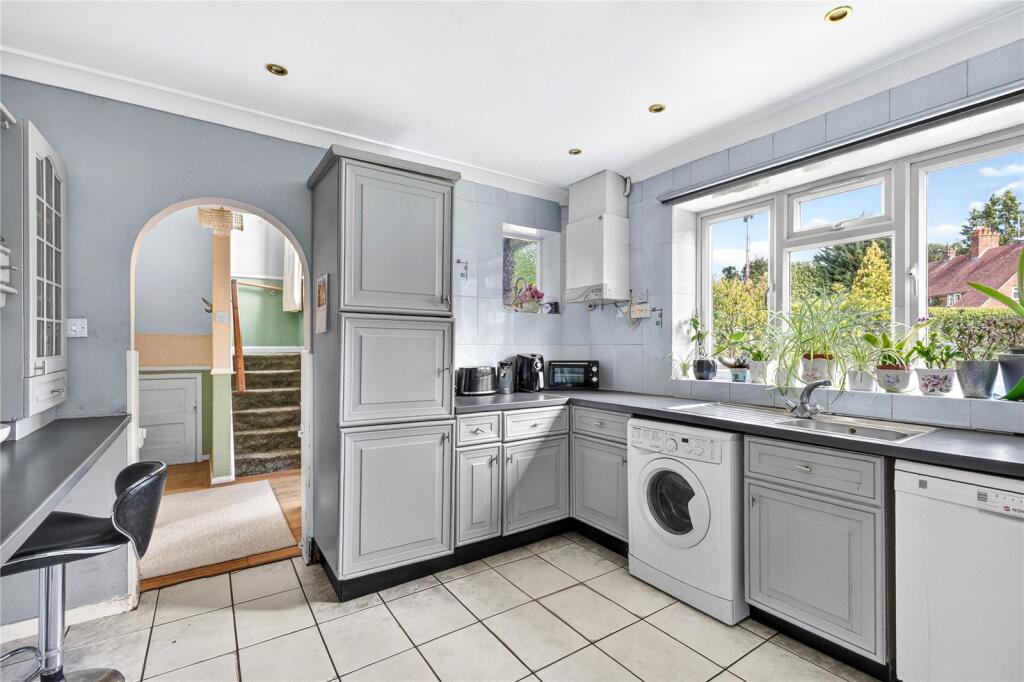 Park Crescent, Sunningdale, Ascot, Berkshire, SL5 photo 3