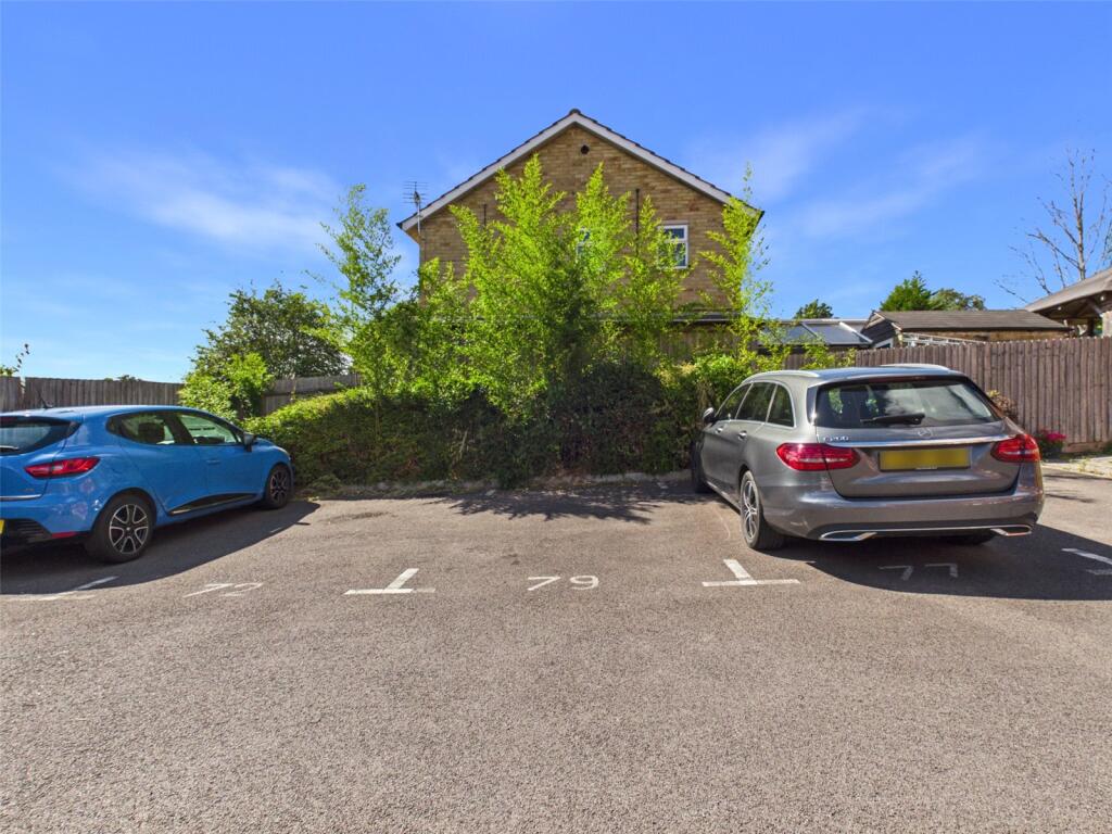 House in Gloucester - View 5