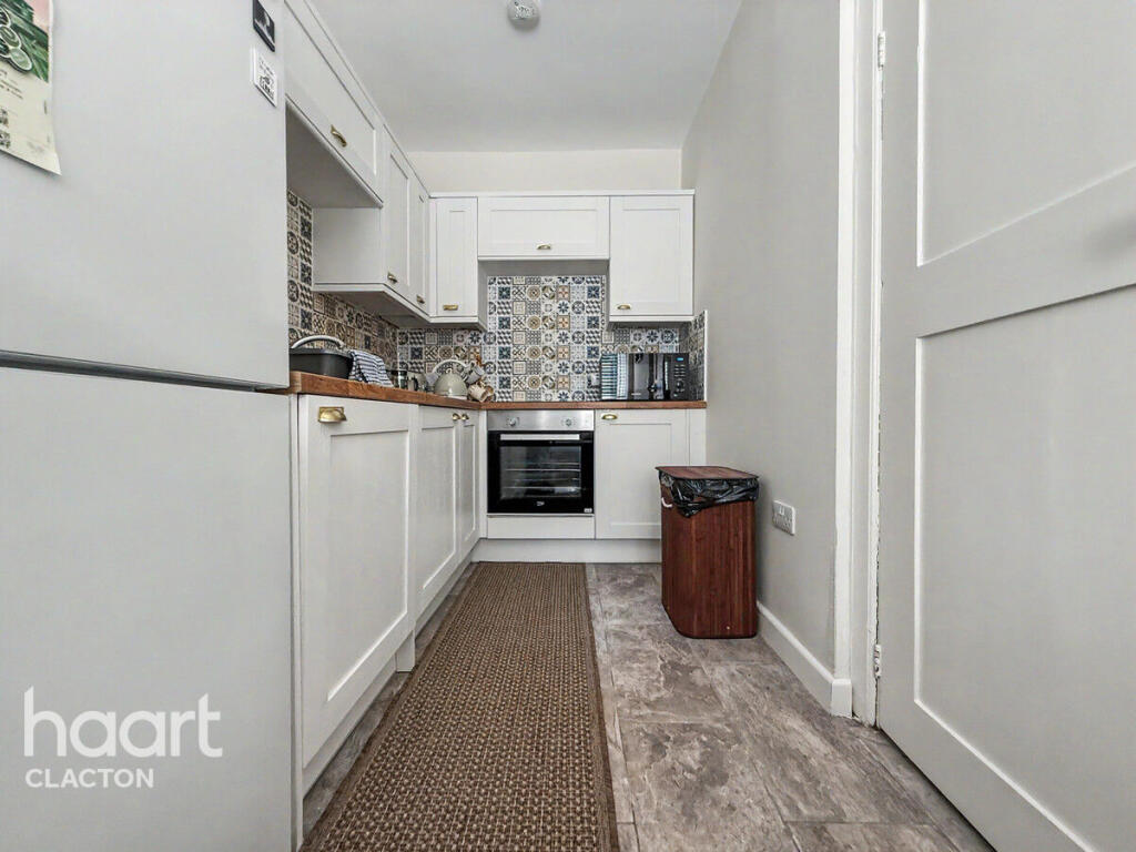Apartment in Tendring, Frinton and Walton - View 5