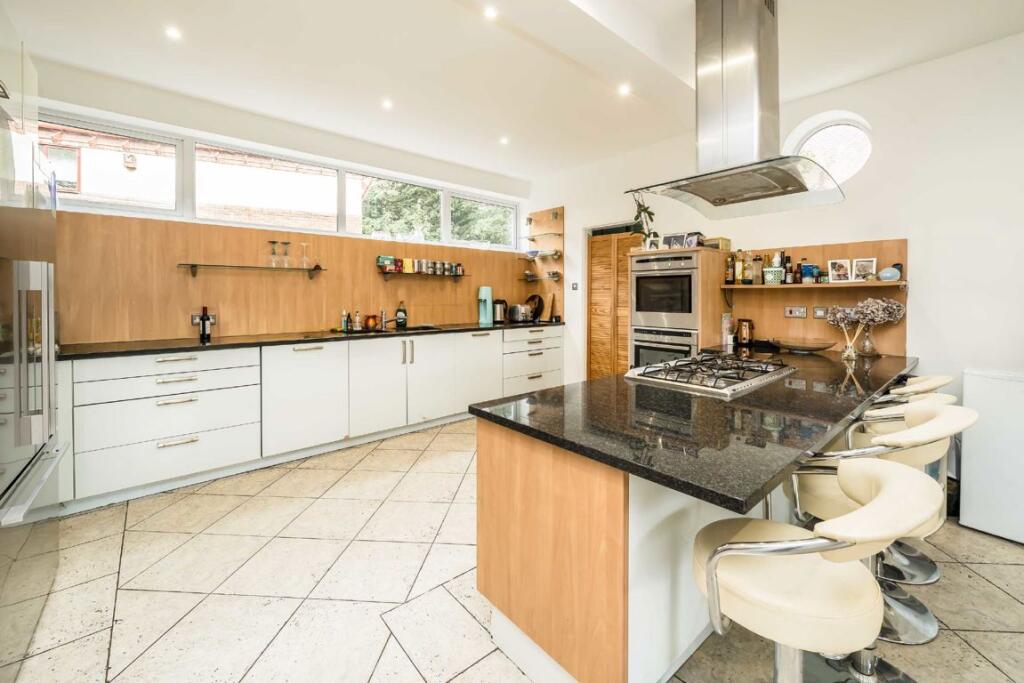 House in London - View 4
