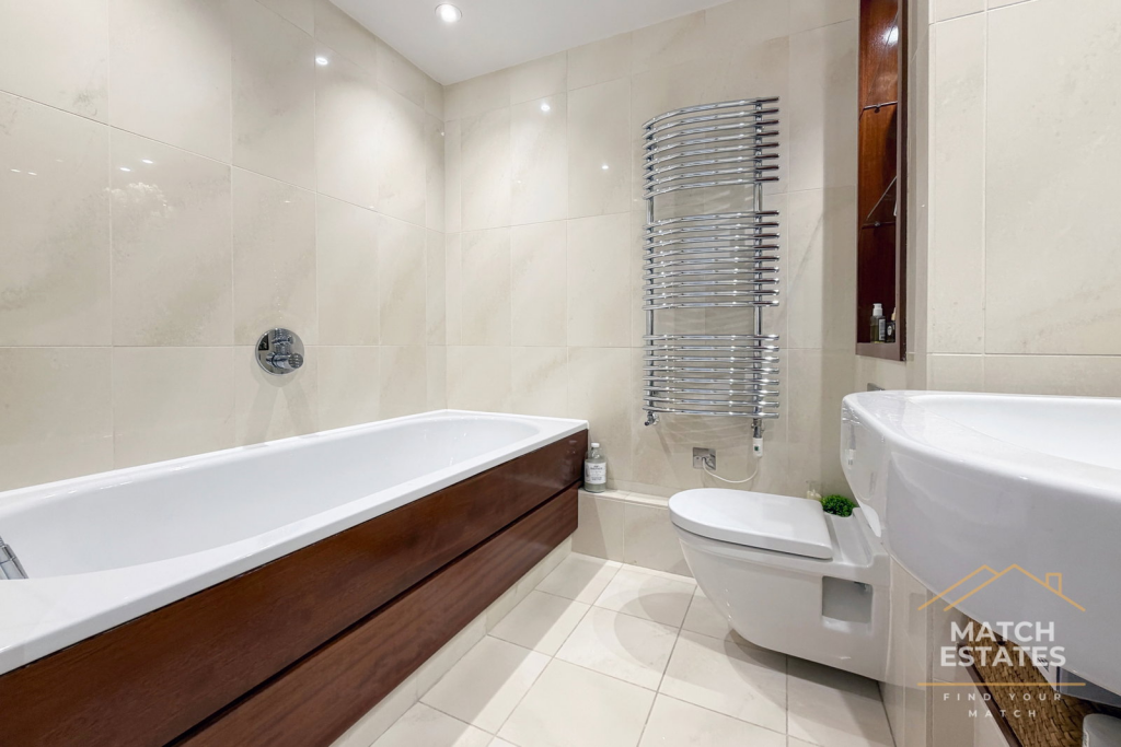 Apartment in Sandgate, Golden Valley - More