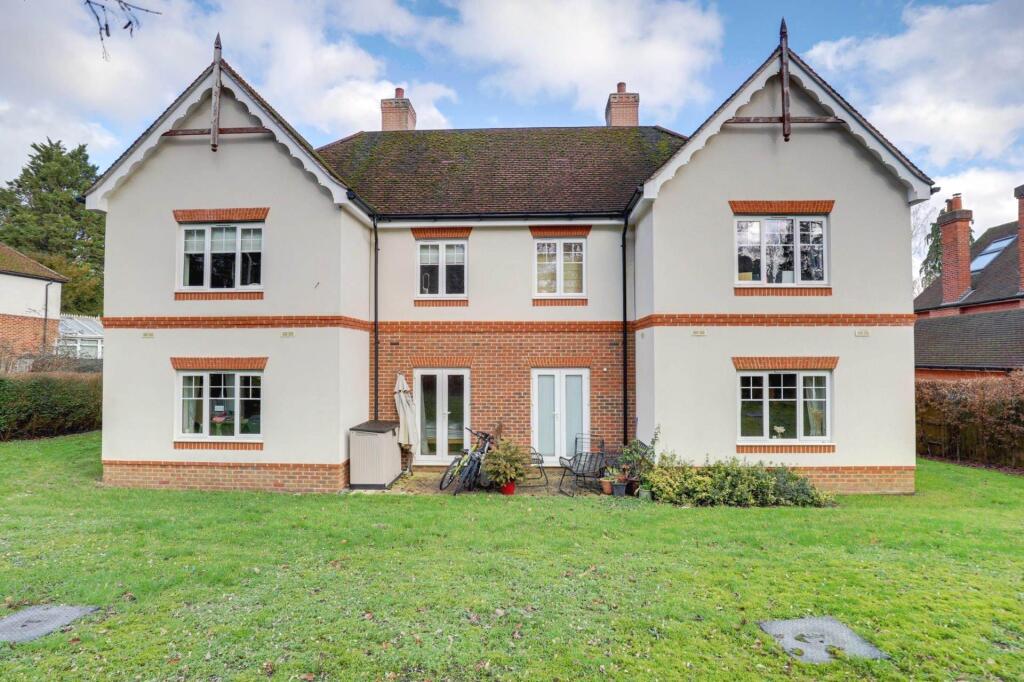 2-bed flat on Glendale House, Kidmore Road, Caversham Heights, Reading, £299,950