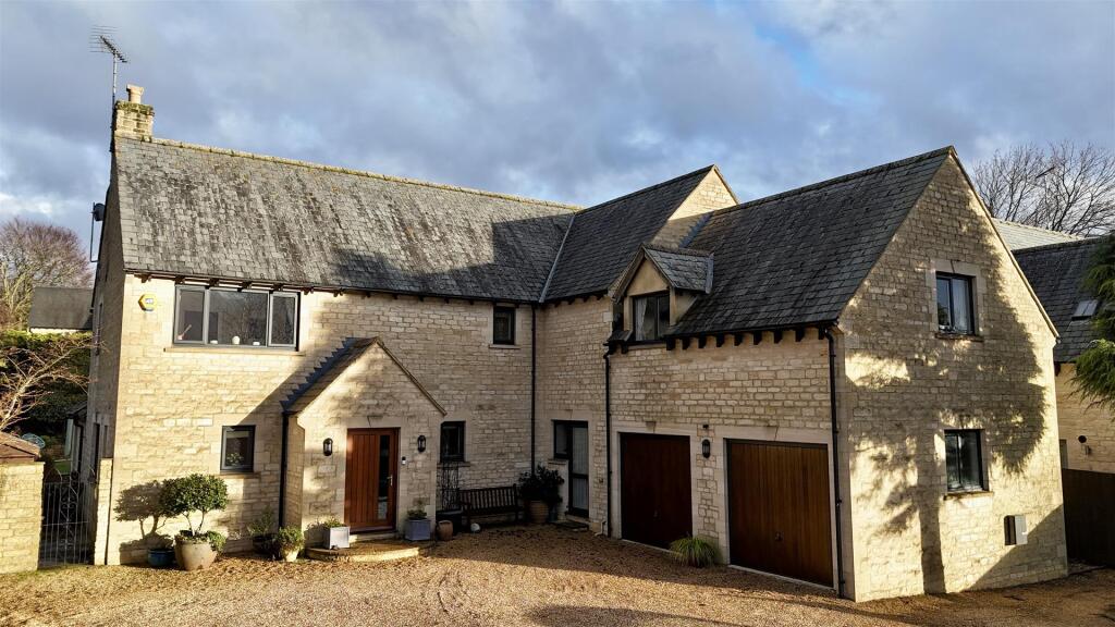 Main image of property: Evesham Road, Stow-on-the-Wold