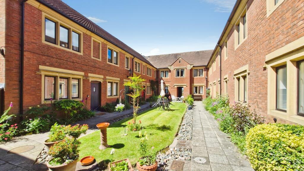 2-bed flat on College Court, Quality Square, Ludlow, SY8, £135,000