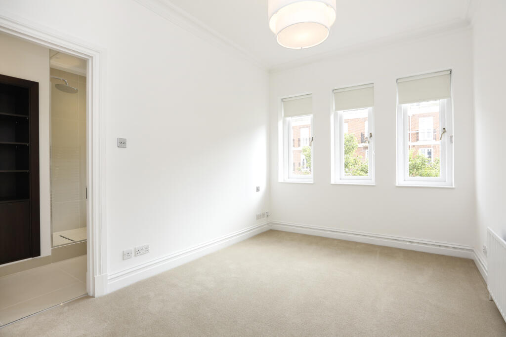 Apartment in London - View 5