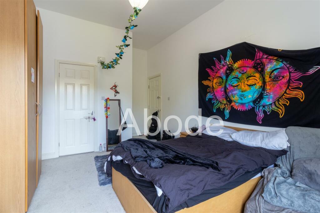 6 bedroom house for rent