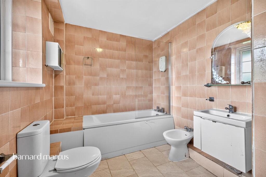 Apartment in London - More