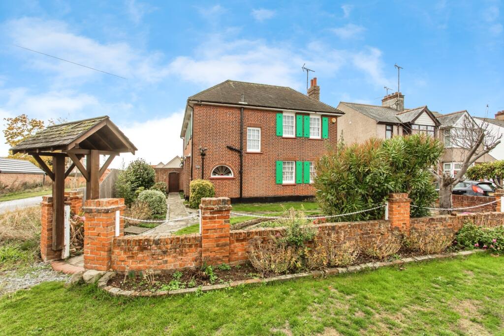 4-bed detached on High Street, Great Wakering, Southend-on-Sea, Essex, SS3, £600,000