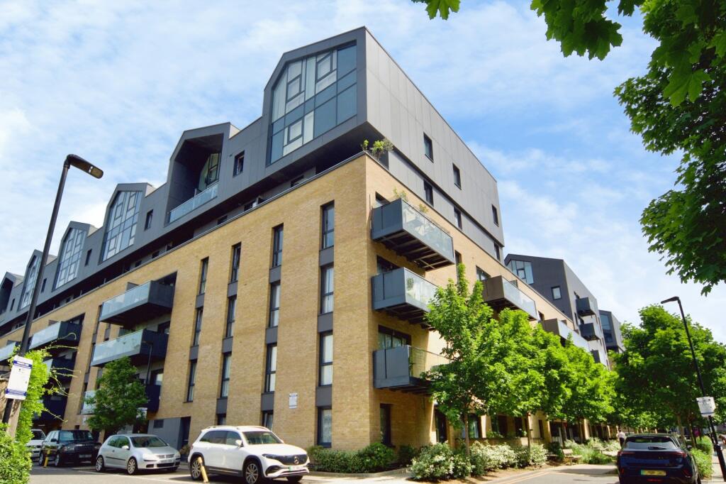 Main image of property: Canal Walk, Walthamstow, E17