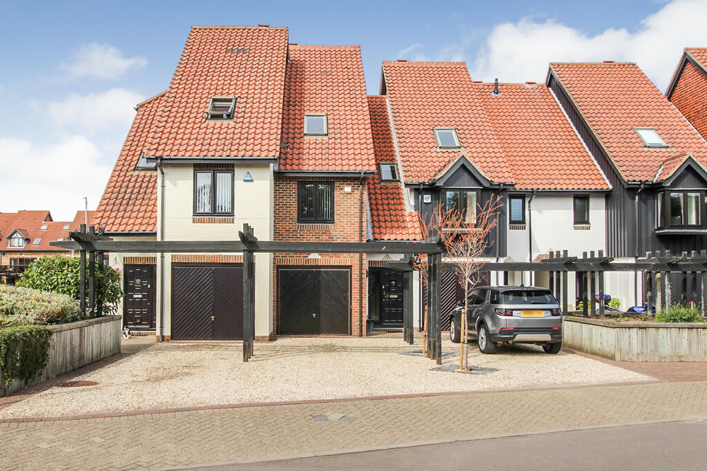 Endeavour Way, Hythe, Southampton photo 3