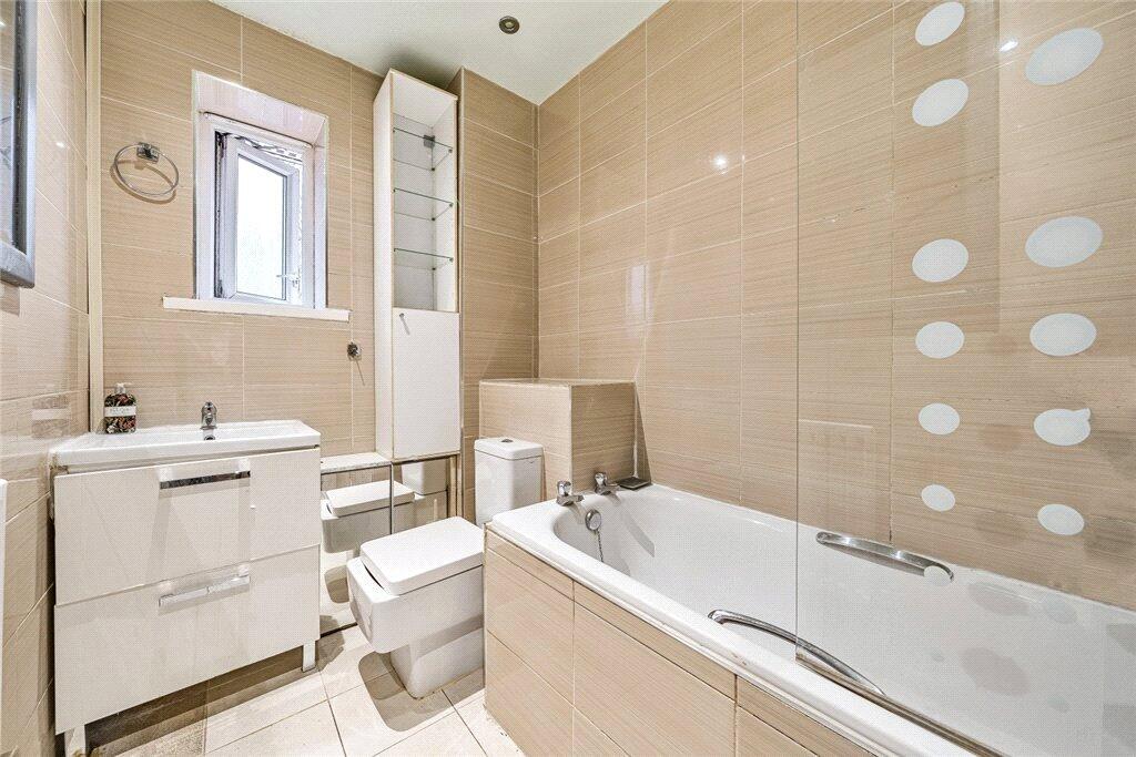 Apartment in London - View 3