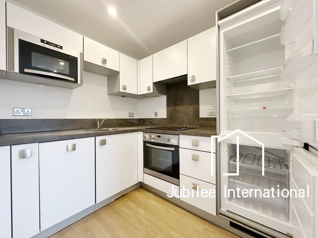 Apartment in London - View 5