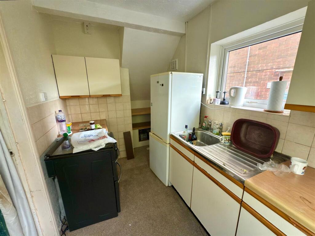 Hawthorne Road, Lowestoft, Suffolk, NR33 photo 4