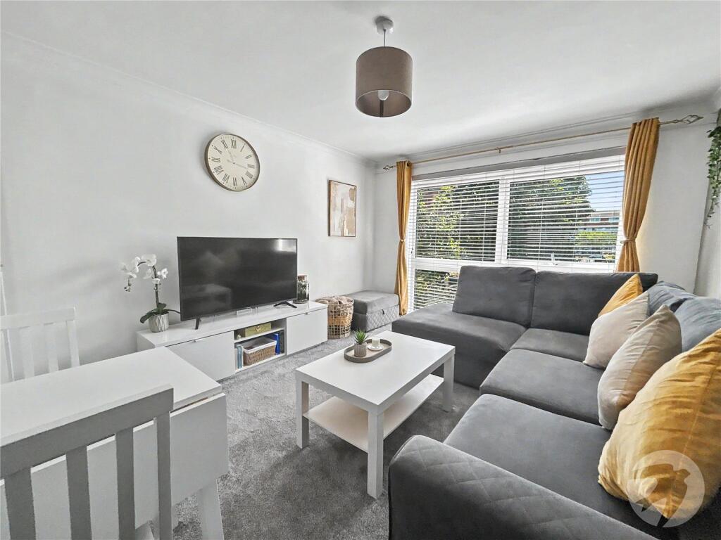 Apartment in Dartford - View 3