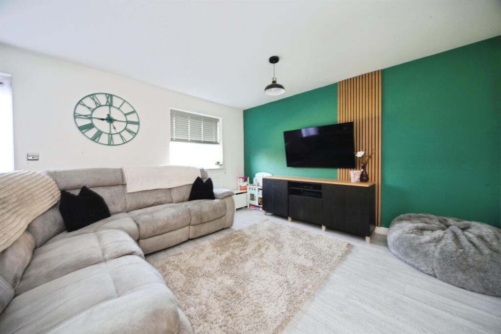 Aventine Grove, Houghton Regis, Dunstable photo 4