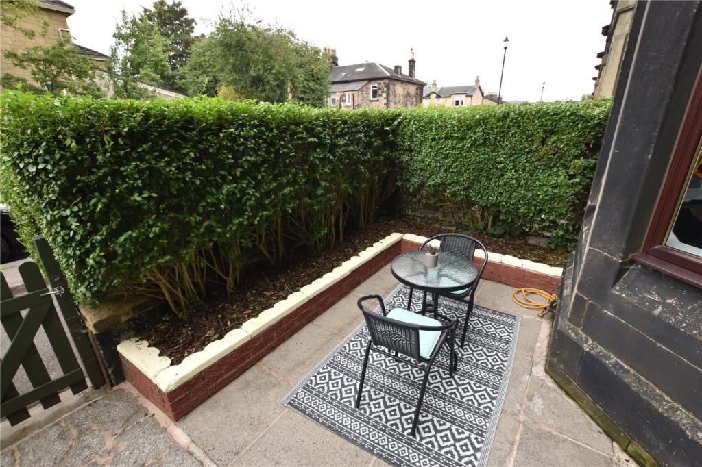 Apartment in Coatbridge, Dunbeth, Mosside - More