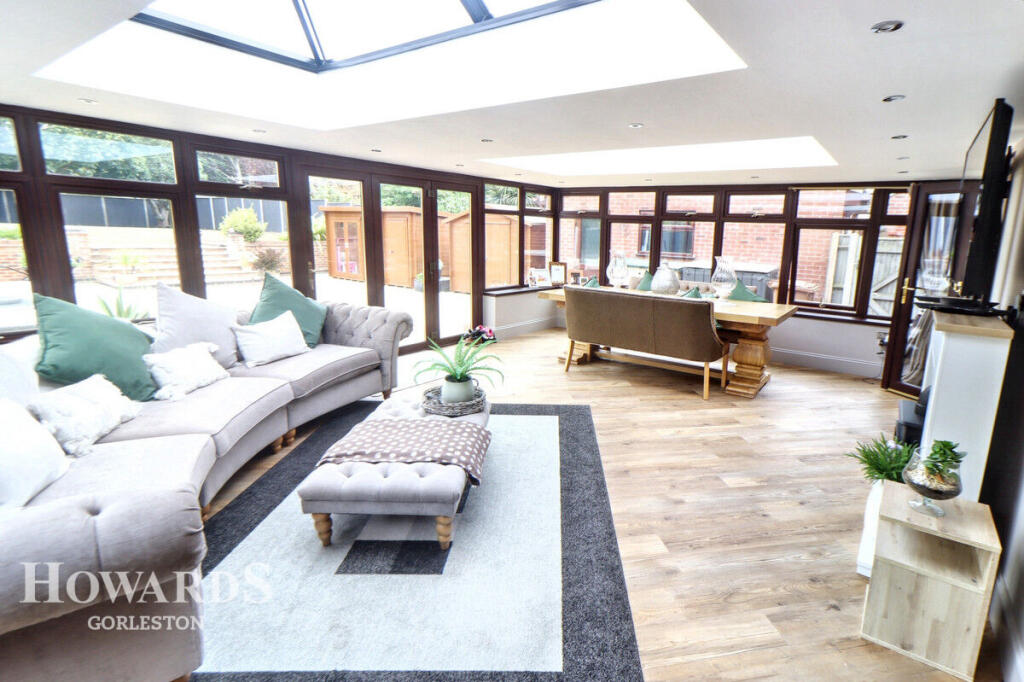 5-bed detached on Whimbrel Drive, Bradwell, £500,000