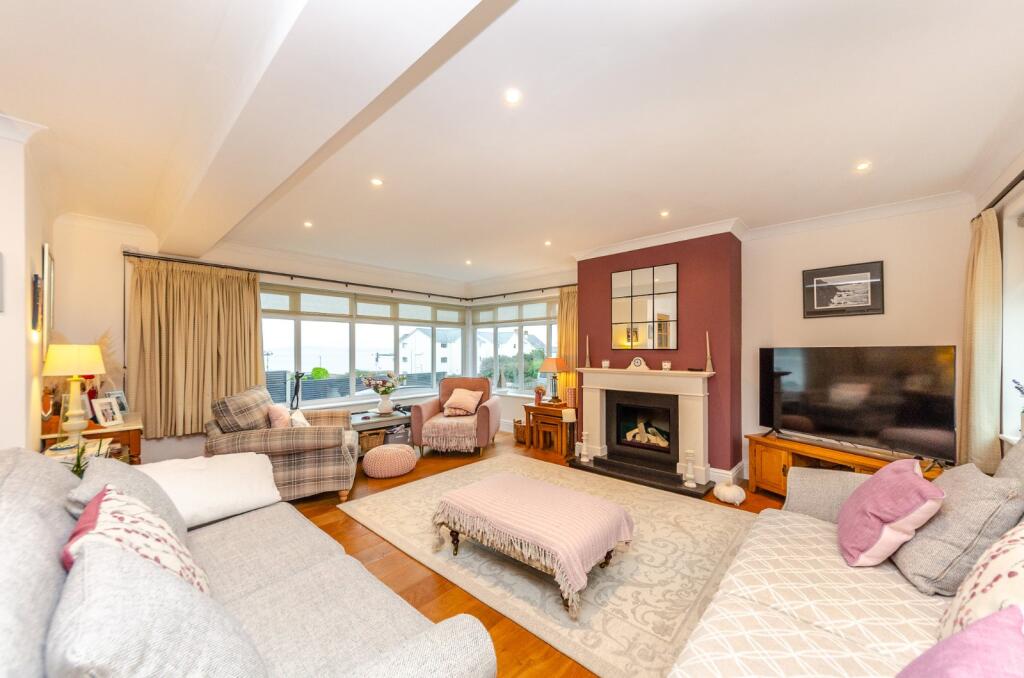Walthew Avenue, Holyhead, Sir Ynys Mon, LL65 photo 2