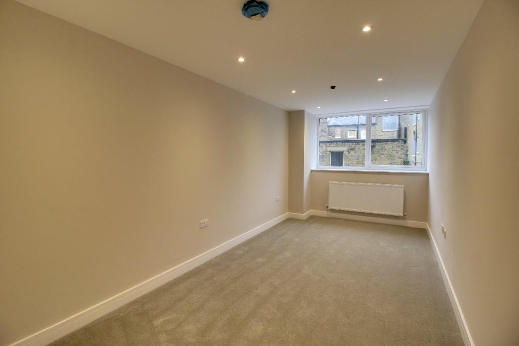 Apartment in Southend-on-Sea - View 5