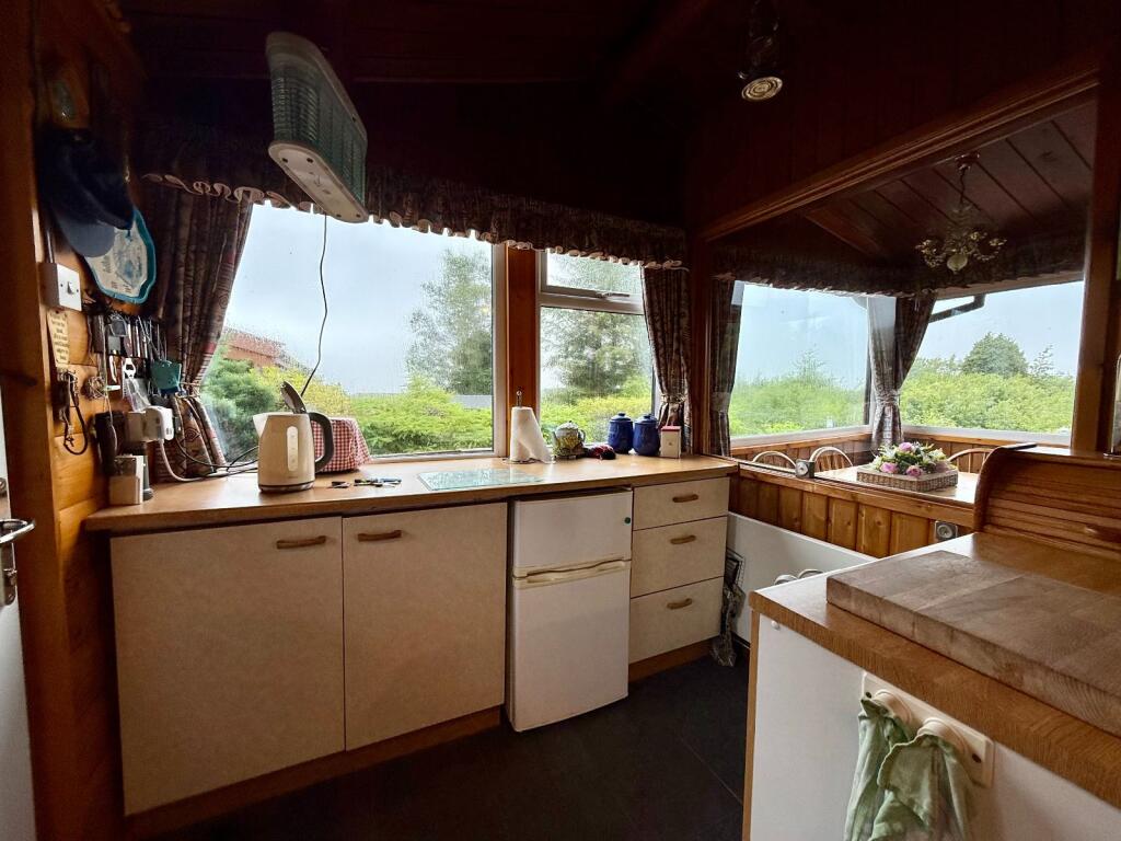 Cabin 234 Trawsfynydd Holiday Village, Trawsfynydd, Blaenau Ffestiniog LL41 4YB photo 5