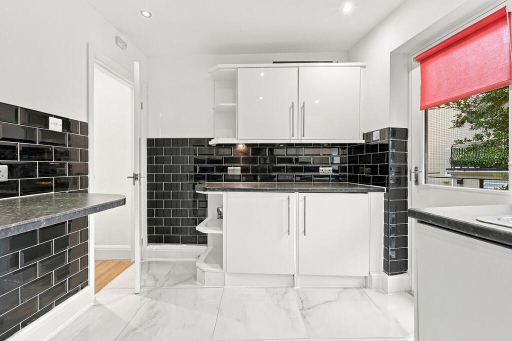 Apartment in Southend-on-Sea, Milton, Westcliff-on-Sea - View 5