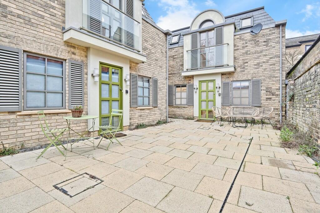 2-bed detached on Gwydir Street, Cambridge, £425,000