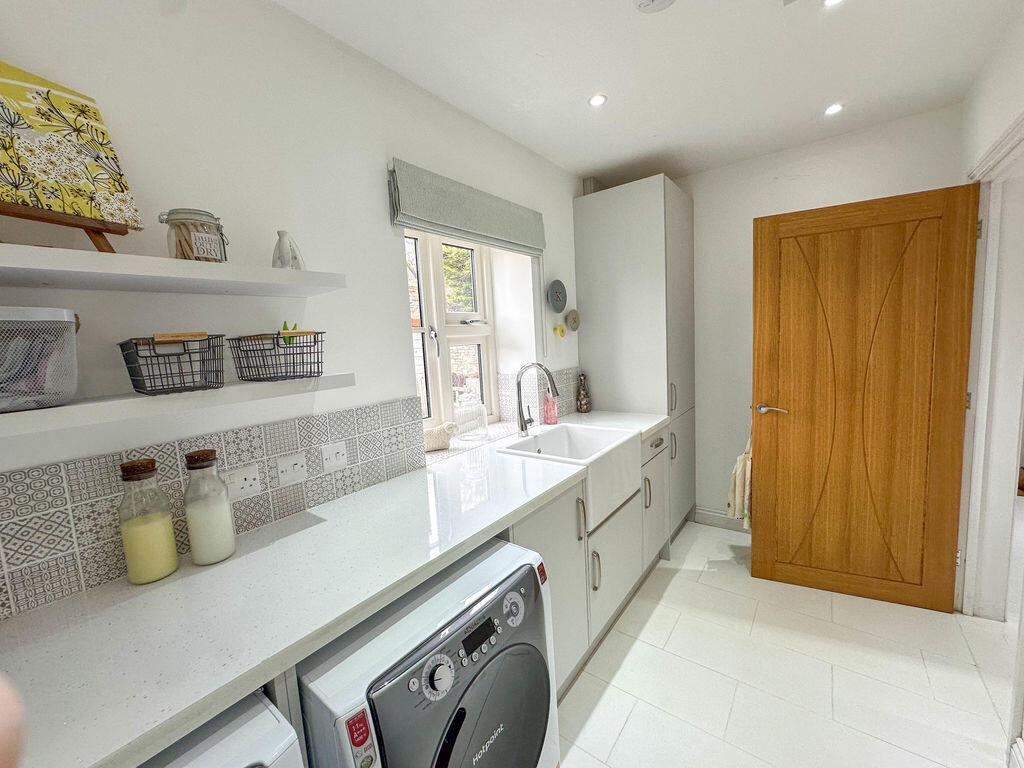 Additional image 23 of Pilton