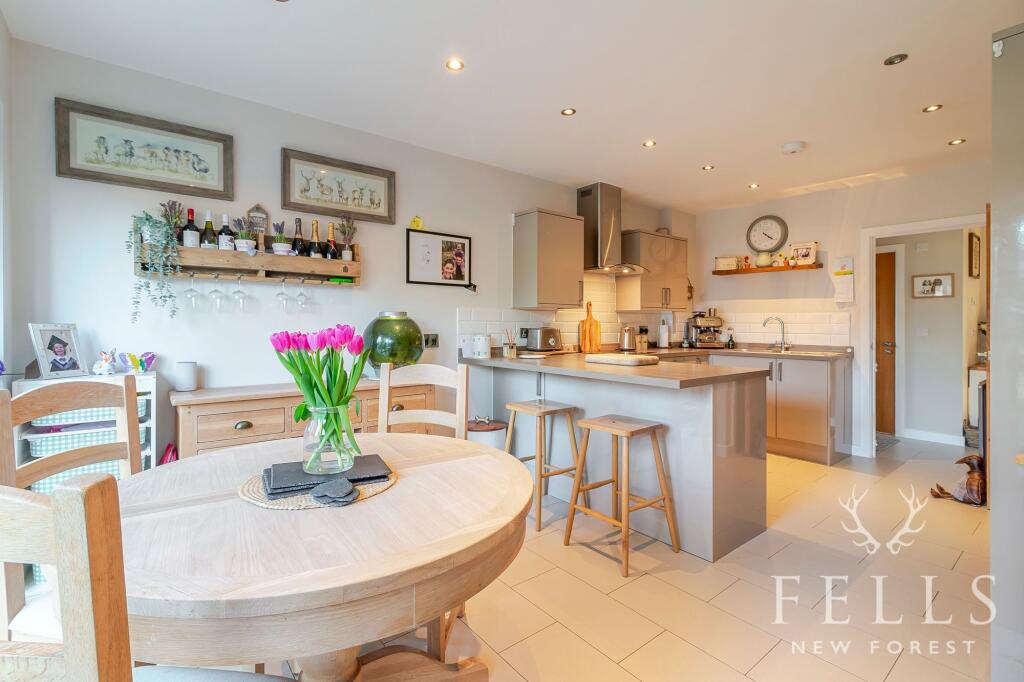 Woolsbridge Road, Ashley Heath, BH24 photo 3
