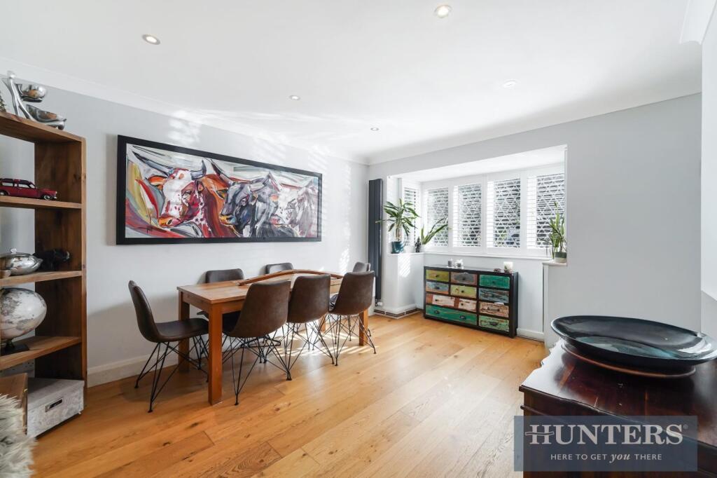House in Epsom and Ewell, Cuddington, Stoneleigh - More