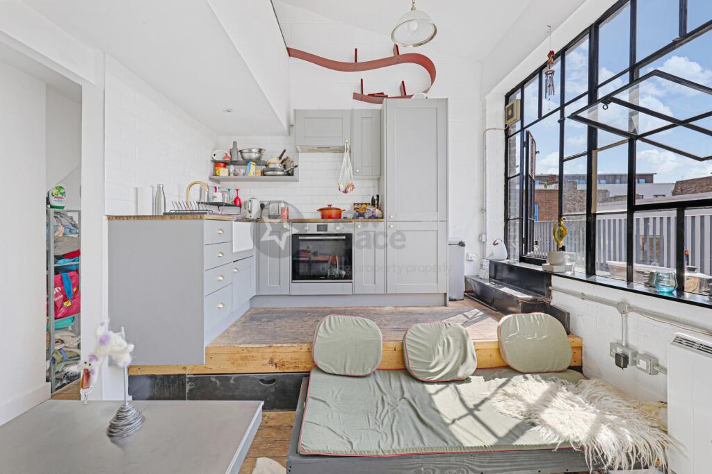 Apartment in London - View 5