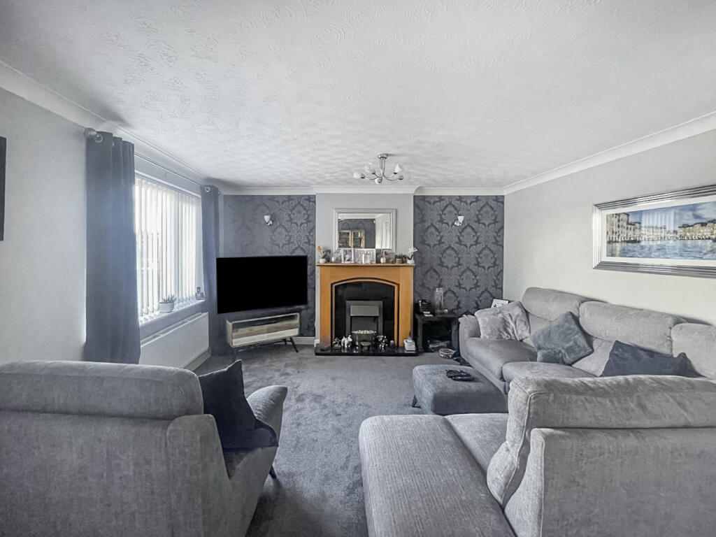 Robsons Drive, Dalton, Huddersfield, Kirklees photo 4