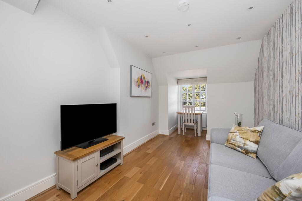 Apartment in Redhill - View 5