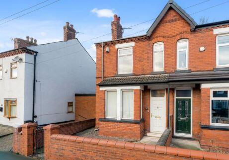 Main image of property: 255 Bolton Road, Ashton-in-Makerfield, Wigan, Lancashire, WN4 8TG