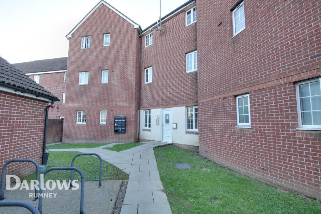 Apartment in Cardiff, St Mellons, Trowbridge - View 2