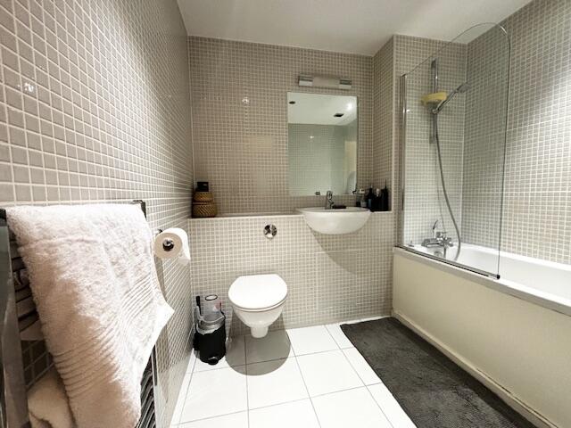 Apartment in Manchester - View 5