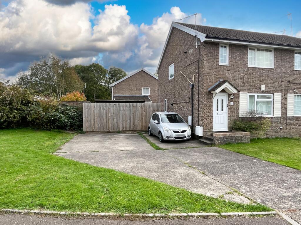1-bed flat on 27a Millfield Drive, Cowbridge, The Vale of Glamorgan CF71 7BR, £175,000