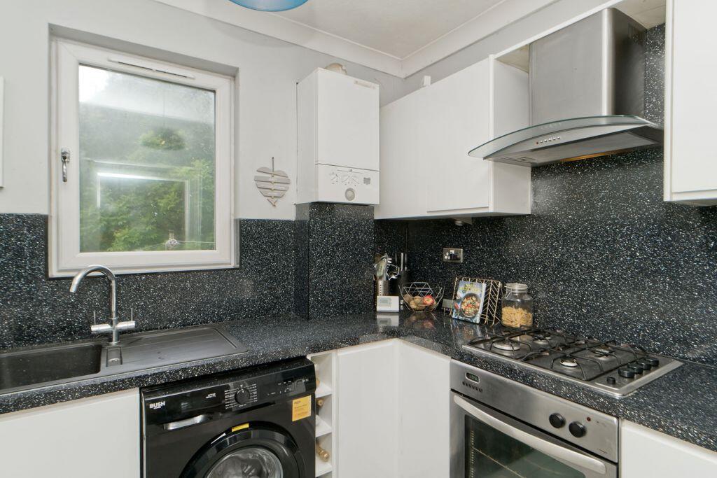 26 Stenhouse Avenue, Stenhouse, Edinburgh, EH11 3HZ - View 4