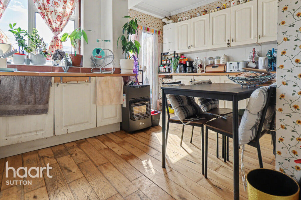 Main image of property: Glenthorne Close, Sutton