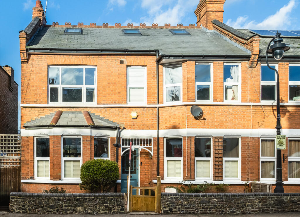 Main image of property: Coldfall Avenue, London, N10