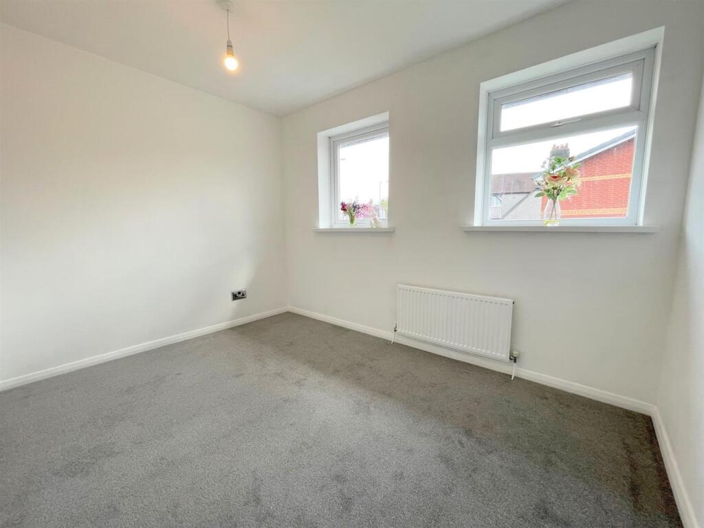 House in Stoke-on-Trent - More
